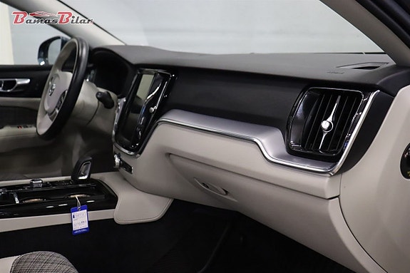 Volvo V60 15 of 23