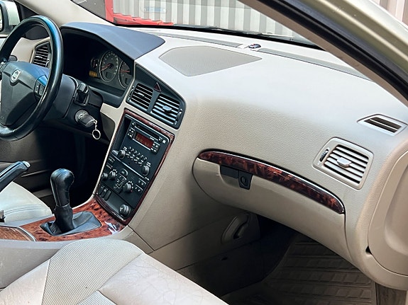 Volvo S60 14 of 16