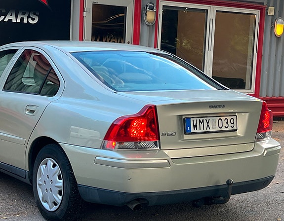 Volvo S60 9 of 16