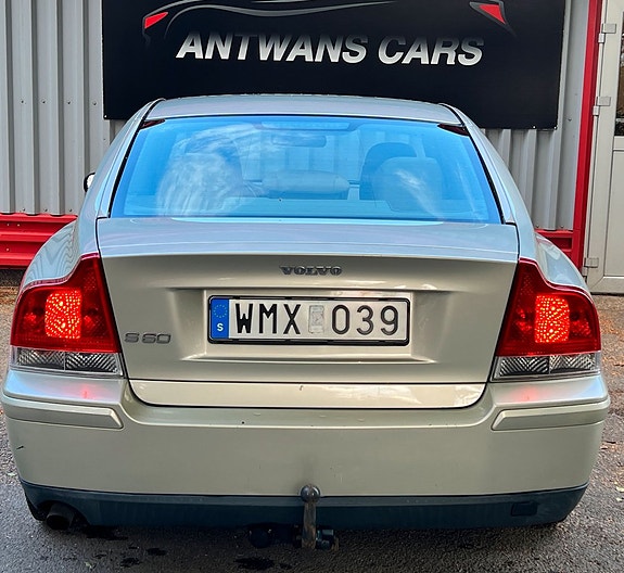 Volvo S60 12 of 16