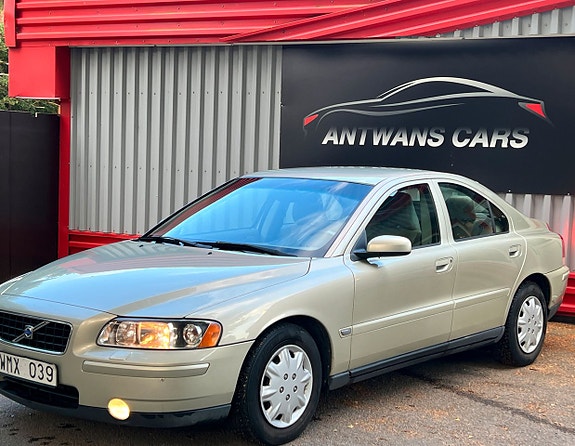 Volvo S60 4 of 5
