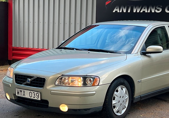 Volvo S60 3 of 5