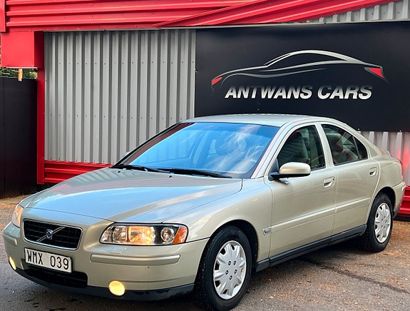 Volvo S60 2 of 5