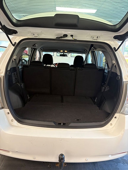 Toyota Verso 9 of 9