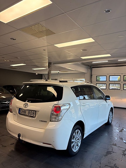 Toyota Verso 3 of 5