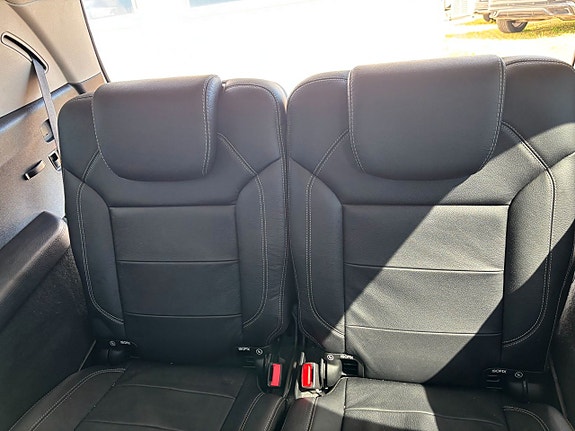 Mercedes-Benz GL350 8 of 9