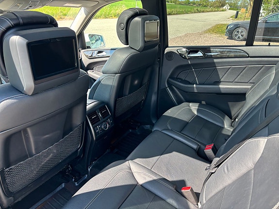 Mercedes-Benz GL350 6 of 9