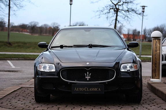 Maserati Quattroporte 3 of 5