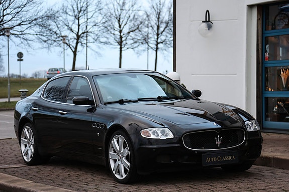 Maserati Quattroporte 2 of 5