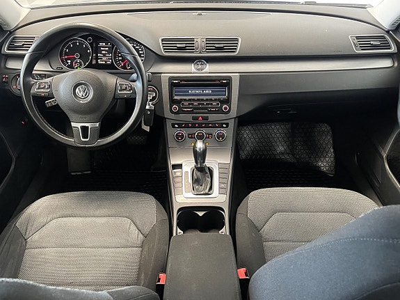 Volkswagen Passat 7 of 14