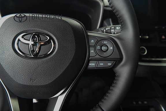 Toyota Corolla Cross 10 of 13