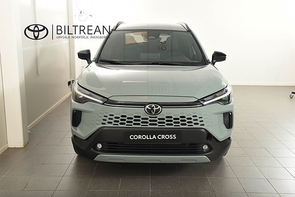 Toyota Corolla Cross 2 of 13