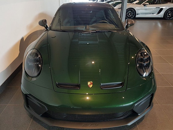 Porsche 911 GT3 4 of 5