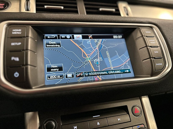 Land Rover Range Rover Evoque 23 of 30