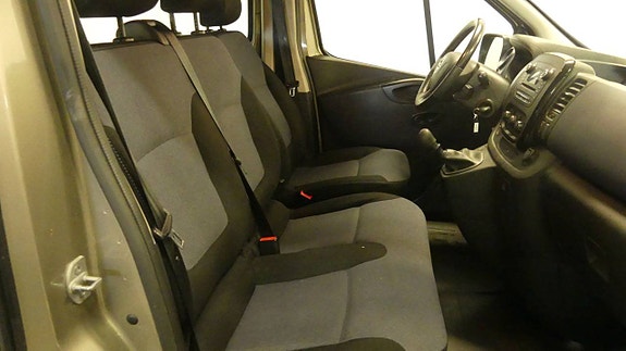 Opel Vivaro 7 of 8