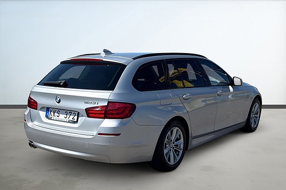 BMW 523i 5 of 5