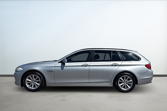 BMW 523i 2 of 5