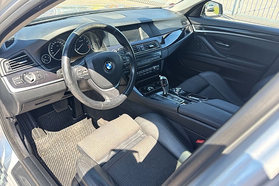 BMW 523i 12 of 14