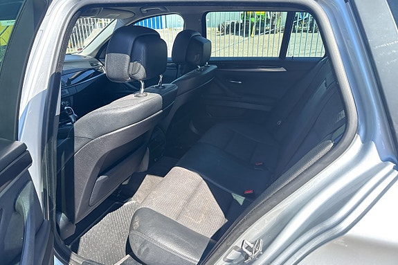 BMW 523i 13 of 14