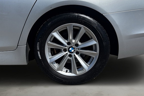 BMW 523i 9 of 14