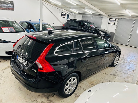 Volvo V60 4 of 12