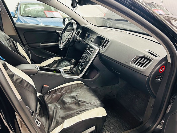 Volvo V60 8 of 12