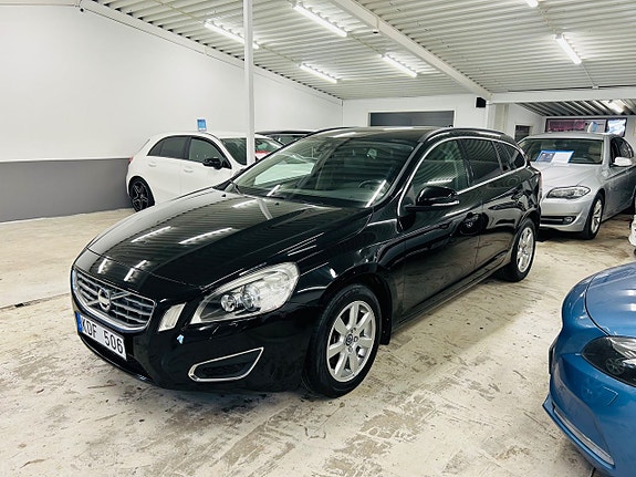 Volvo V60 2 of 12