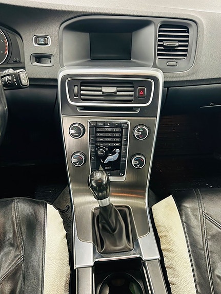 Volvo V60 10 of 12