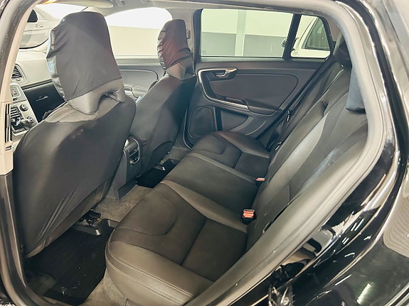 Volvo V60 12 of 12