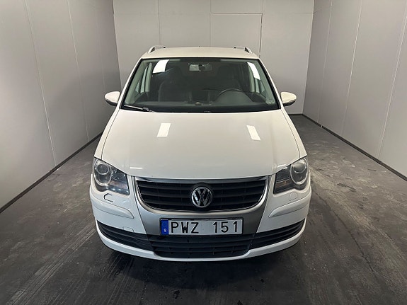 Volkswagen Touran 5 of 5
