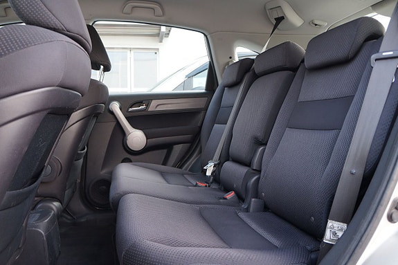 Honda CR-V 9 of 15