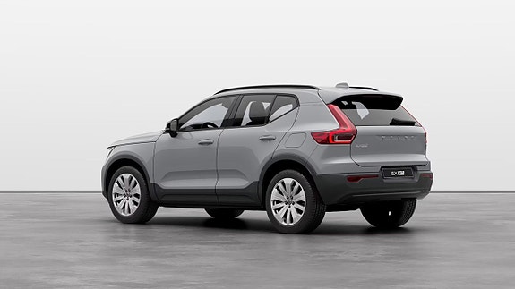 Volvo EX40 3 of 8