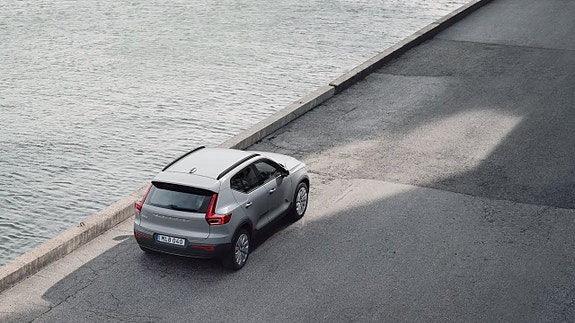 Volvo EX40 5 of 8