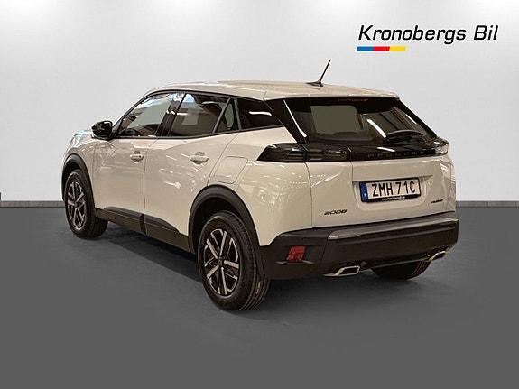 Peugeot 2008 6 of 17