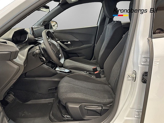 Peugeot 2008 8 of 17