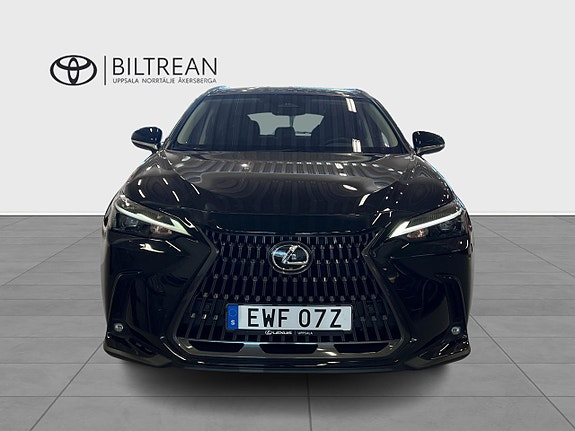 Lexus NX450h+ 2 of 5