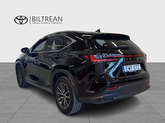 Lexus NX450h+ 4 of 5
