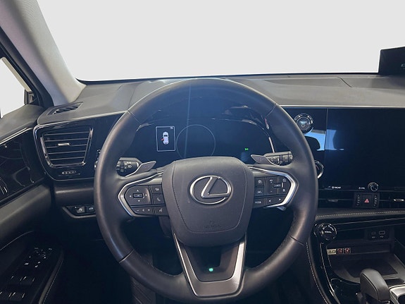 Lexus NX450h+ 8 of 12