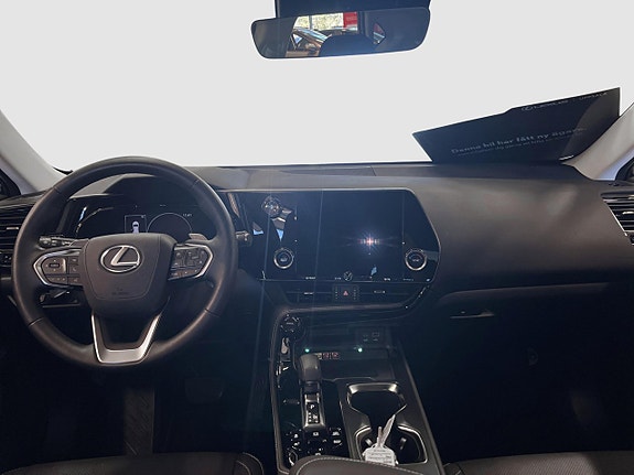 Lexus NX450h+ 7 of 12