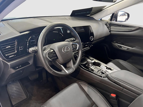 Lexus NX450h+ 6 of 12