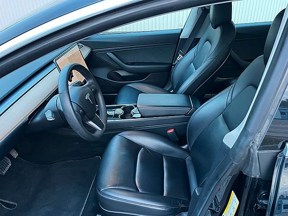 Tesla Model 3 9 of 14