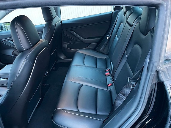 Tesla Model 3 12 of 14