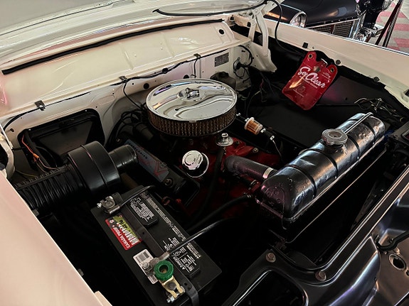 Ford Fairlane 18 of 24