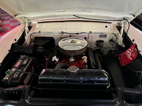 Ford Fairlane 16 of 24