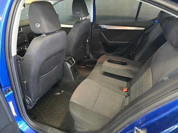Skoda Octavia 10 of 16
