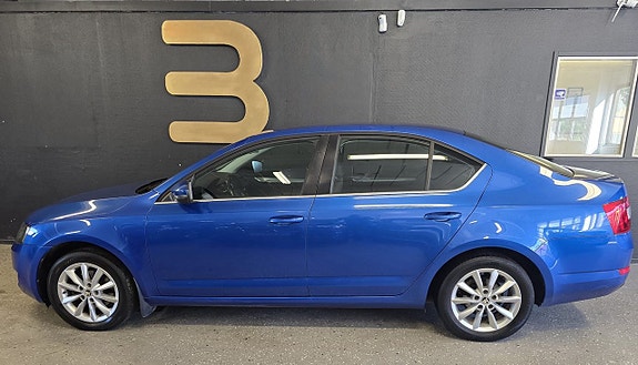 Skoda Octavia 2 of 5