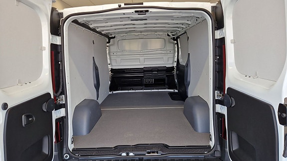 Nissan Primastar 12 of 14