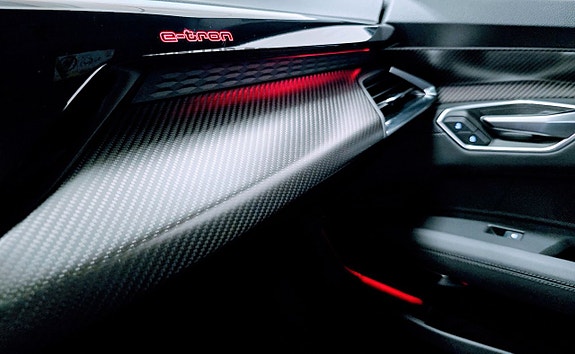 Audi e-tron 15 of 23