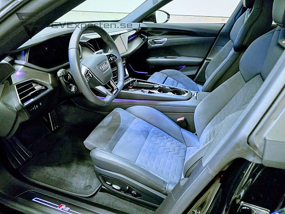 Audi e-tron 13 of 23