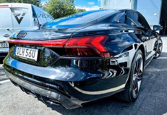 Audi e-tron 7 of 23